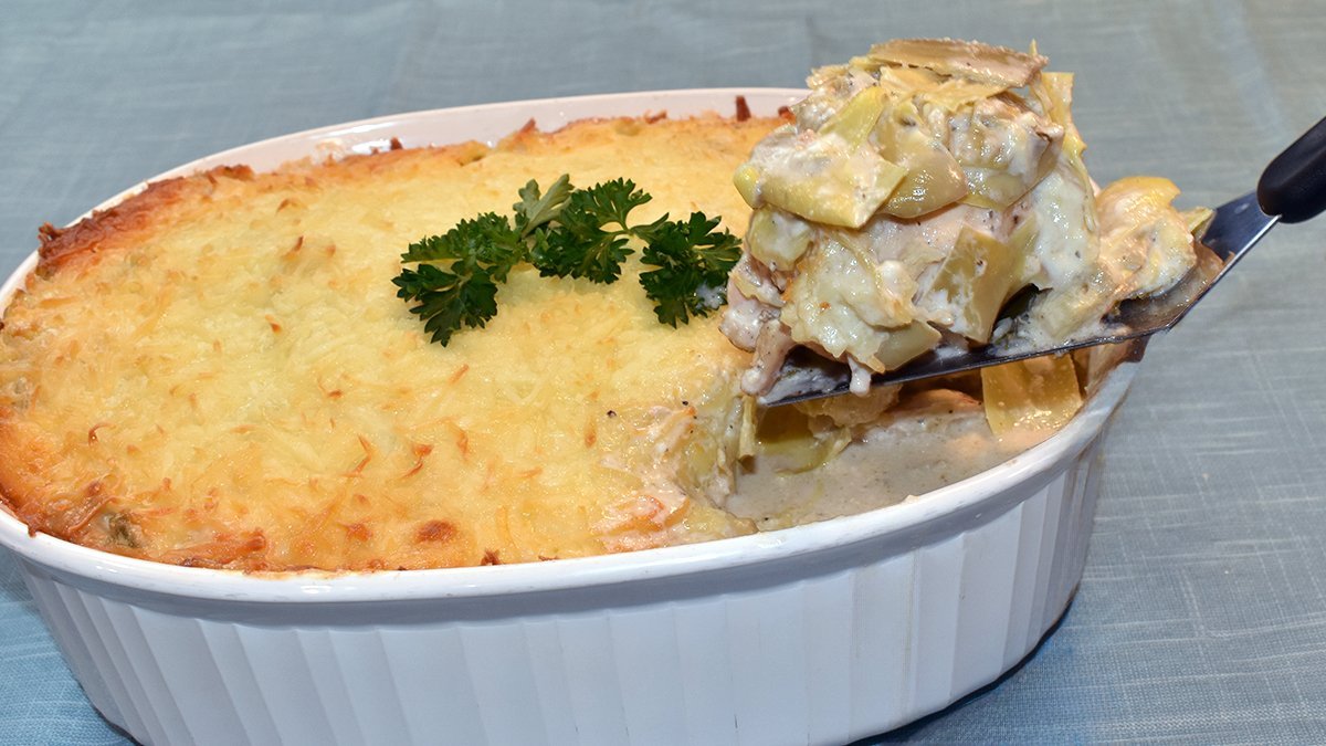 Creamy, Cheesy Baked Chicken with Artichokes - Zigeze
