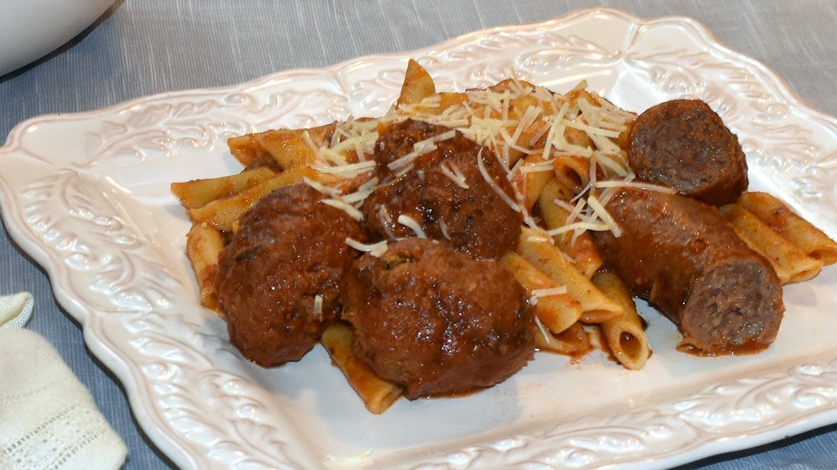 Gerri’s Family Favorite Spaghetti and Meatballs - Zigeze