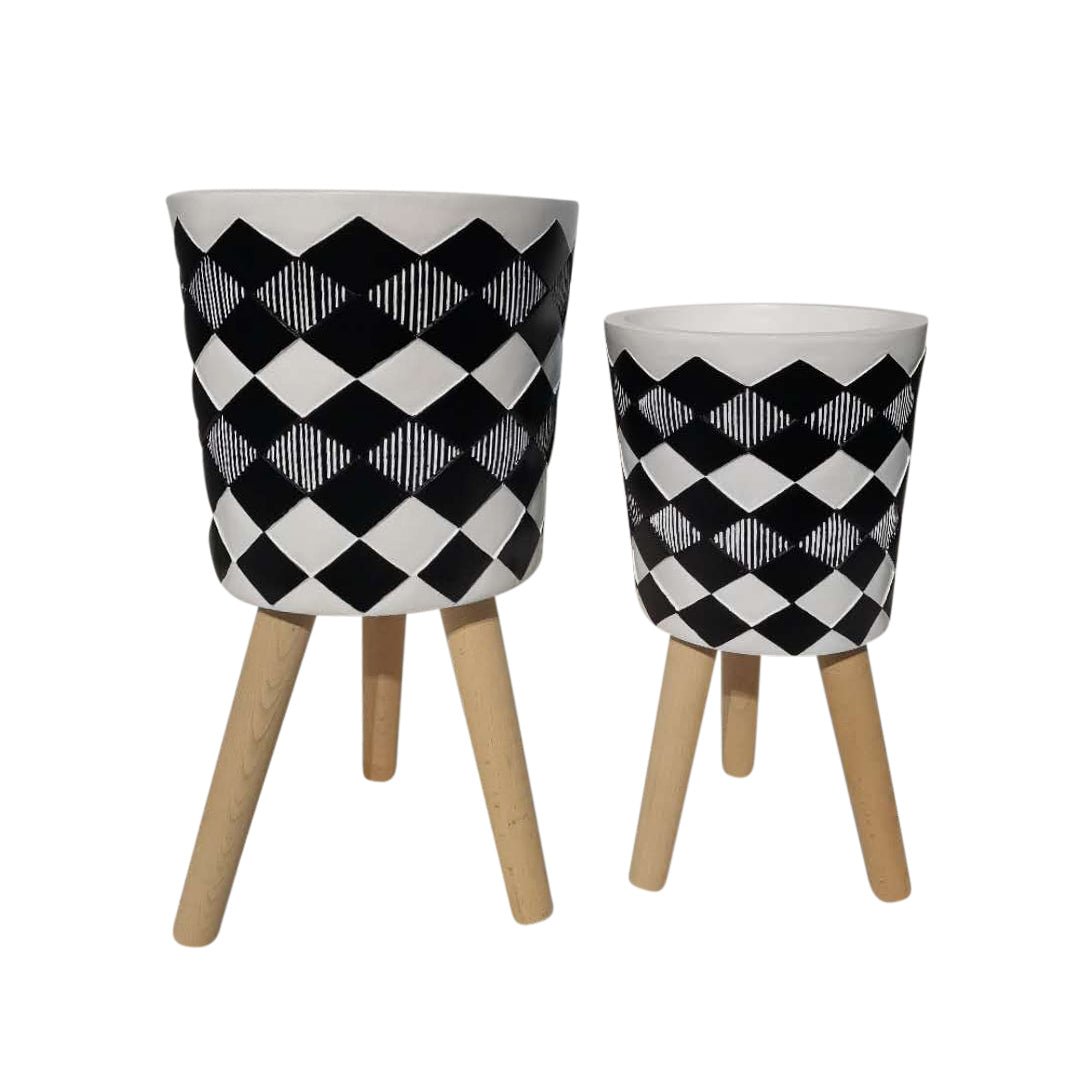 Set of 2 Diamond Planters with Wood Legs, Black | Zigeze