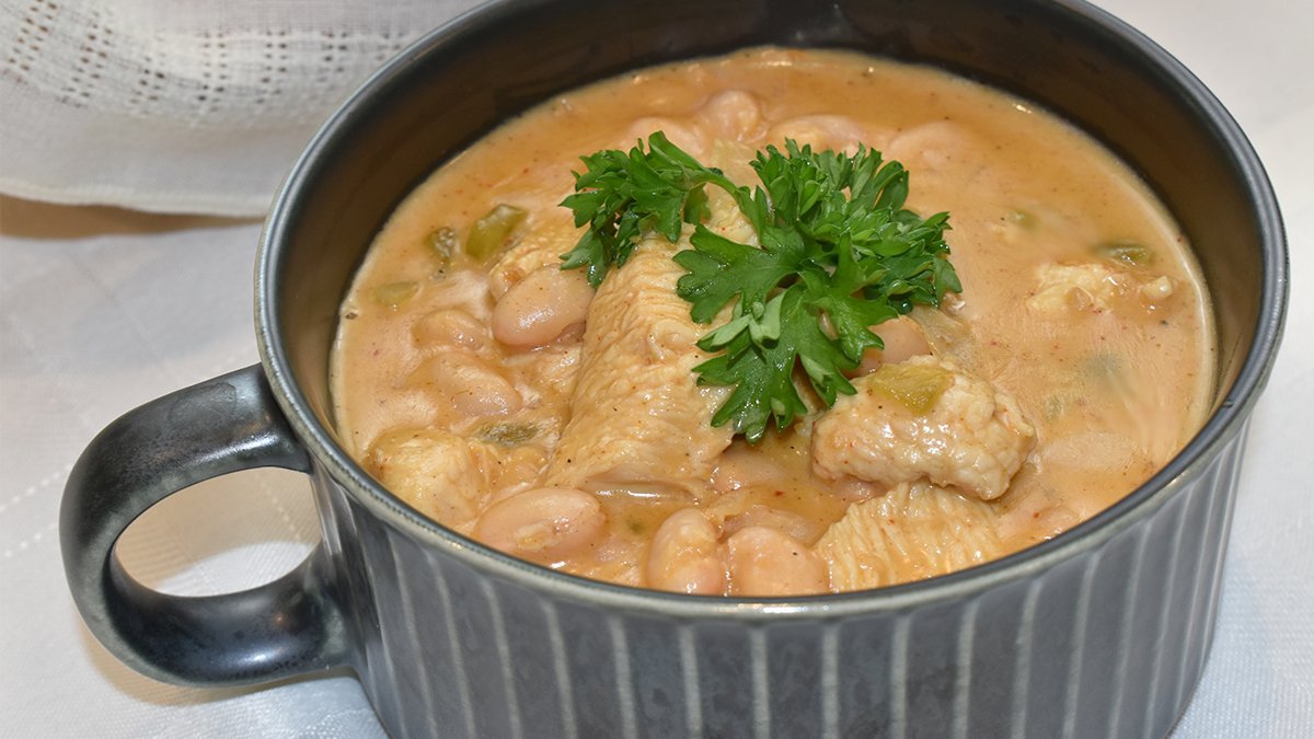 Creamy White Chicken Chili - Zigeze