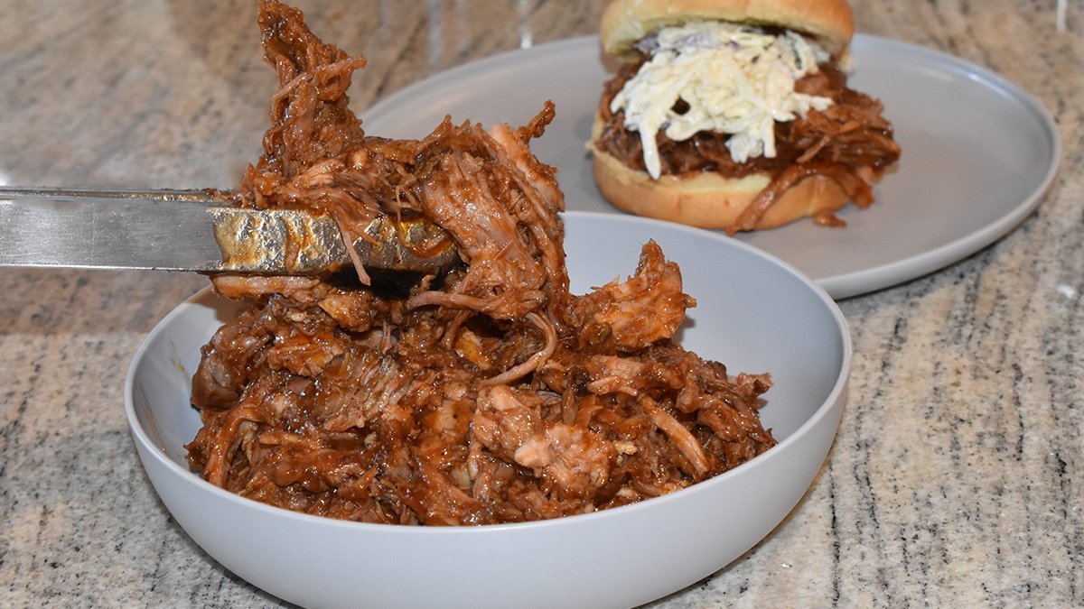 Slow Cooked Barbecue Pulled Pork - Zigeze
