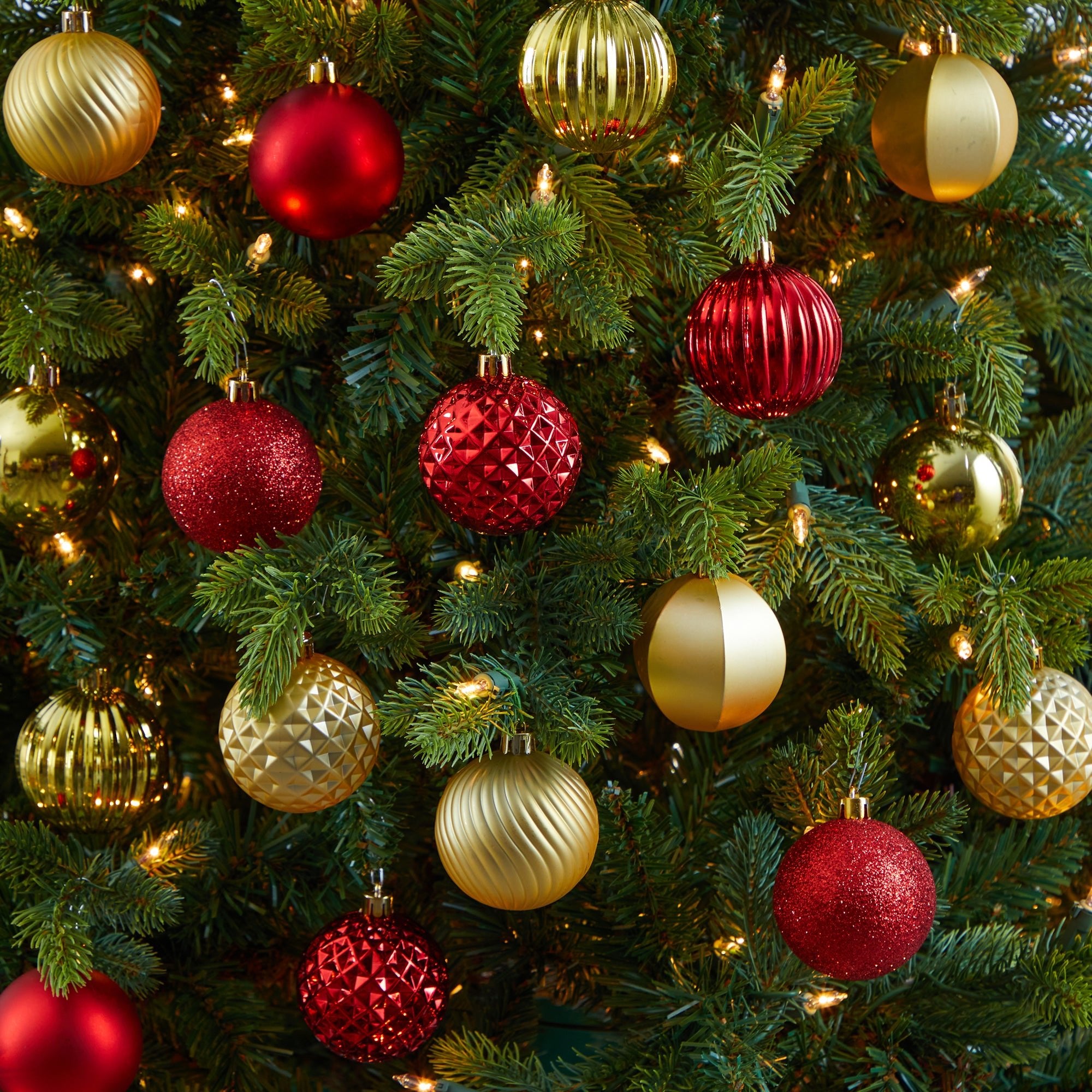 101 - Count Christmas Tree Ornament Set, Red | Zigeze