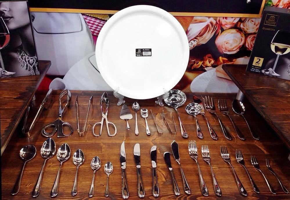 Set of 24 High Polish Stainless Steel Dinner 8.5" Knives | Zigeze