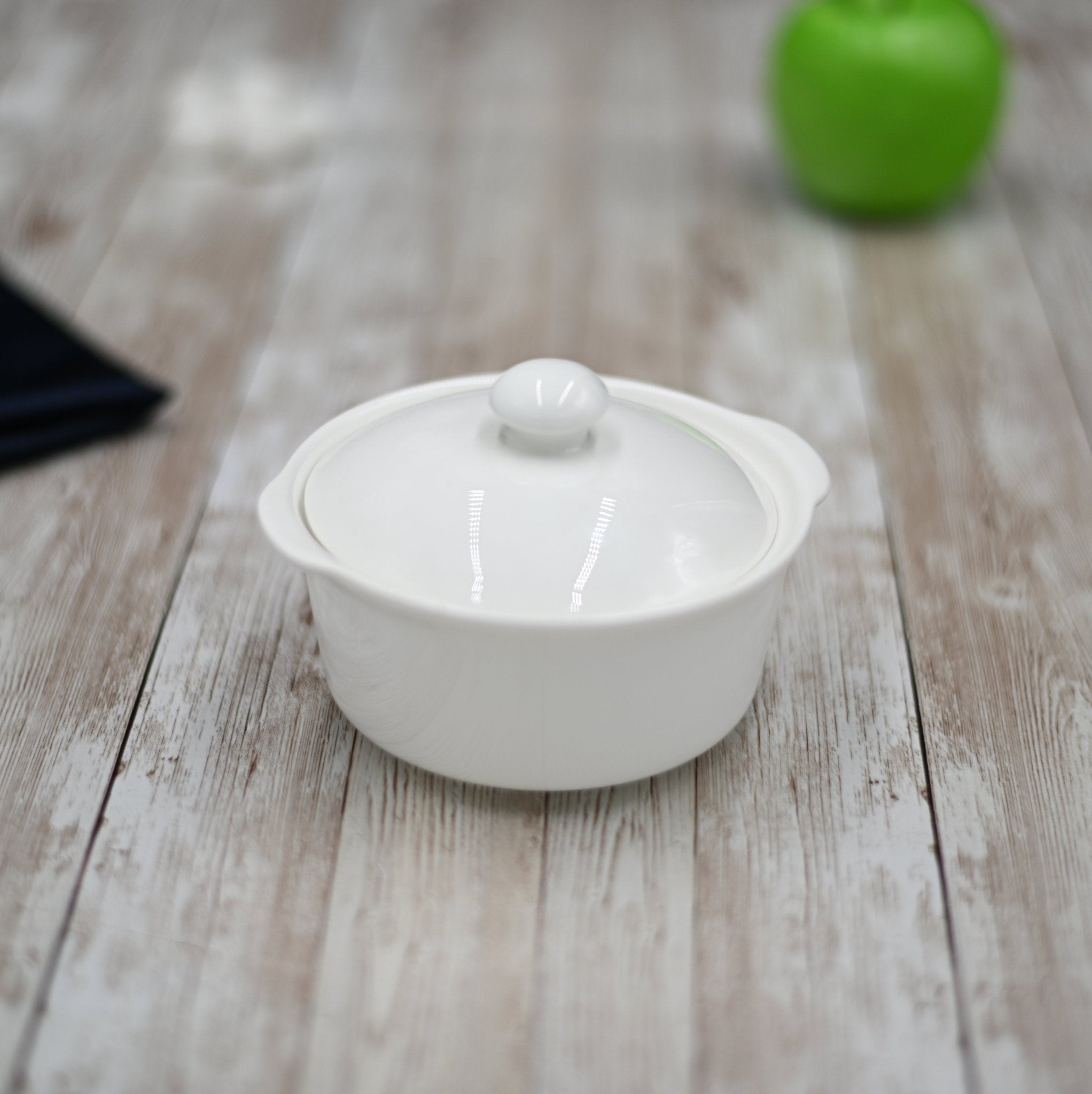 Set of 6 Fine Porcelain 4.5" Soup Cups with Lids | Zigeze